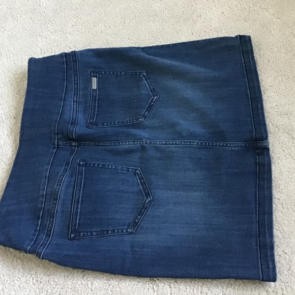 S.C.&Co Denim Skort. - Picture 5 of 6